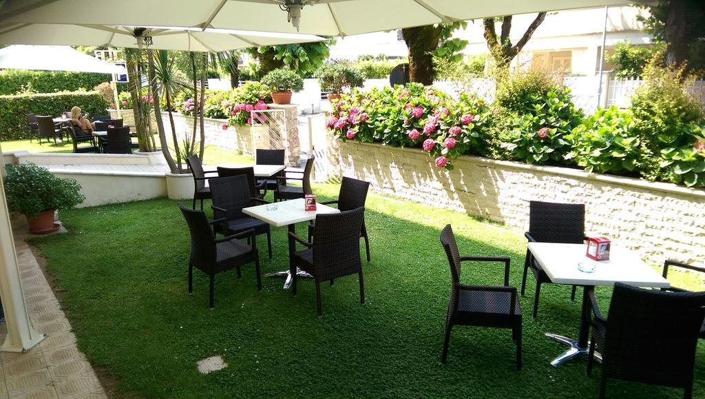 Hotel Pigalle Forte dei Marmi Exterior foto
