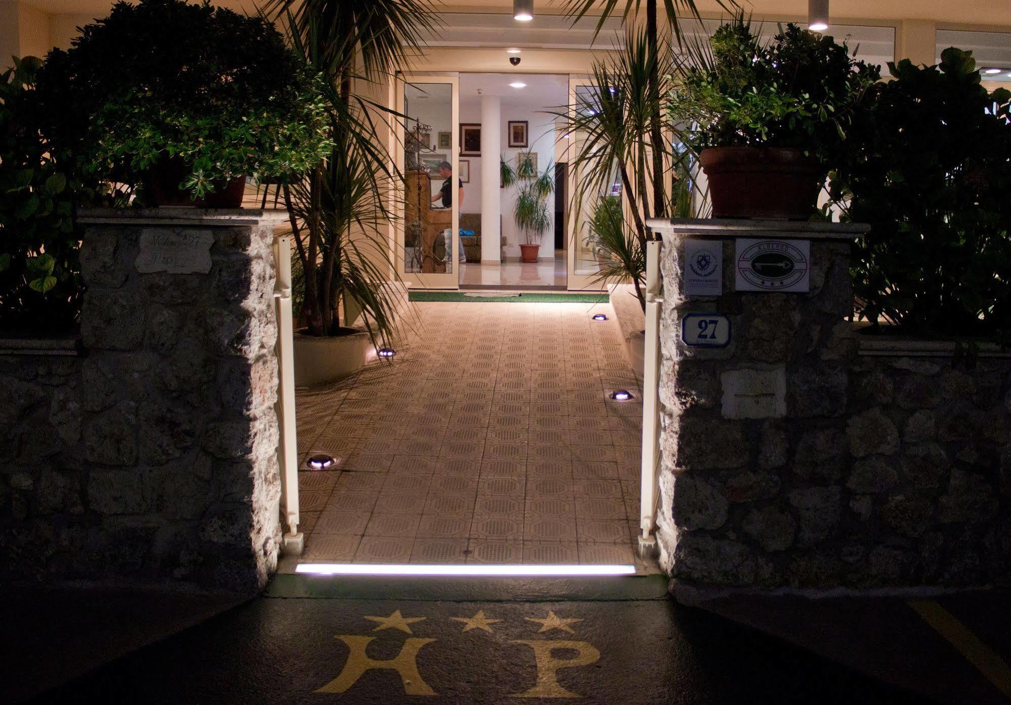 Hotel Pigalle Forte dei Marmi Exterior foto