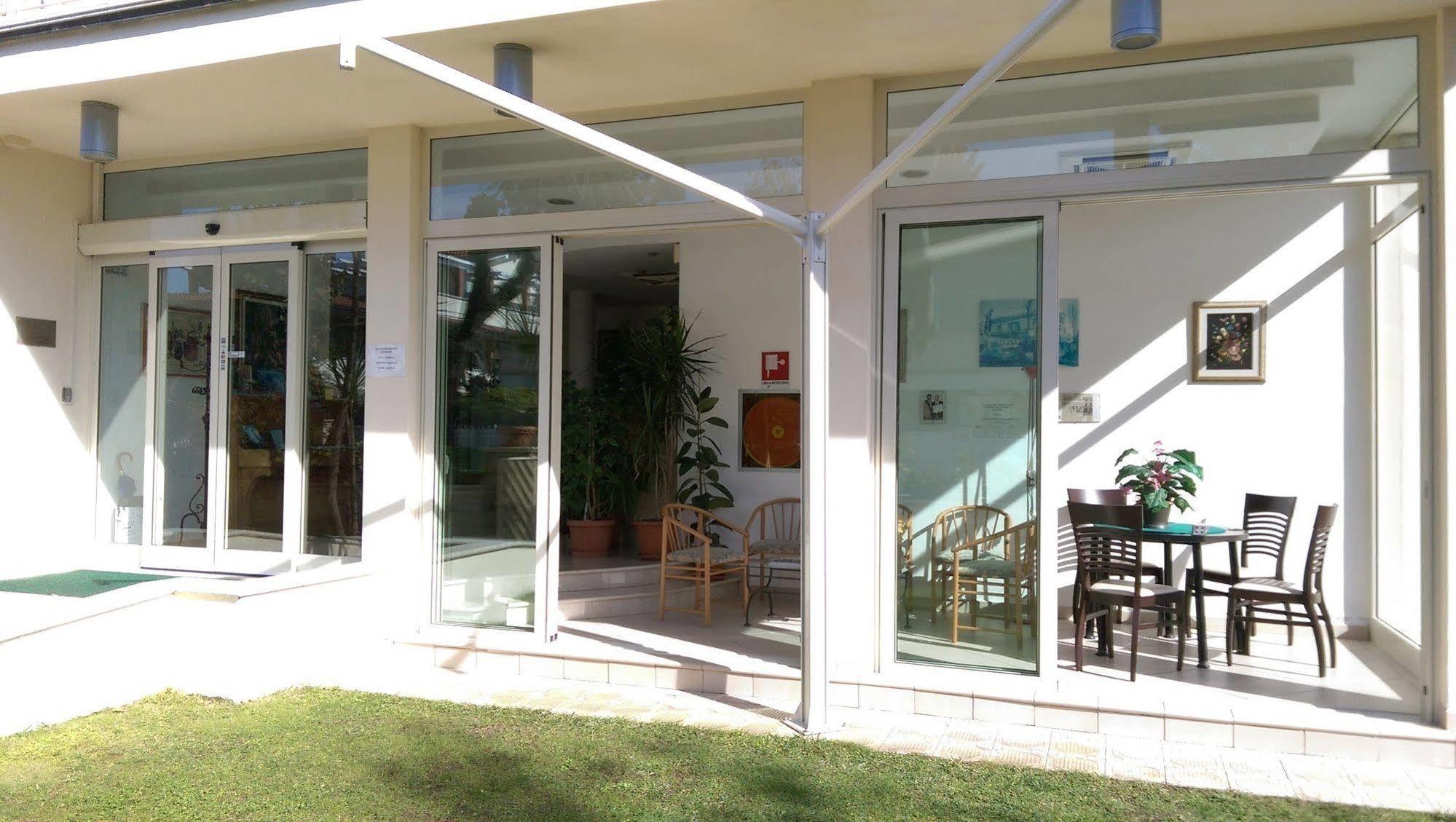 Hotel Pigalle Forte dei Marmi Exterior foto